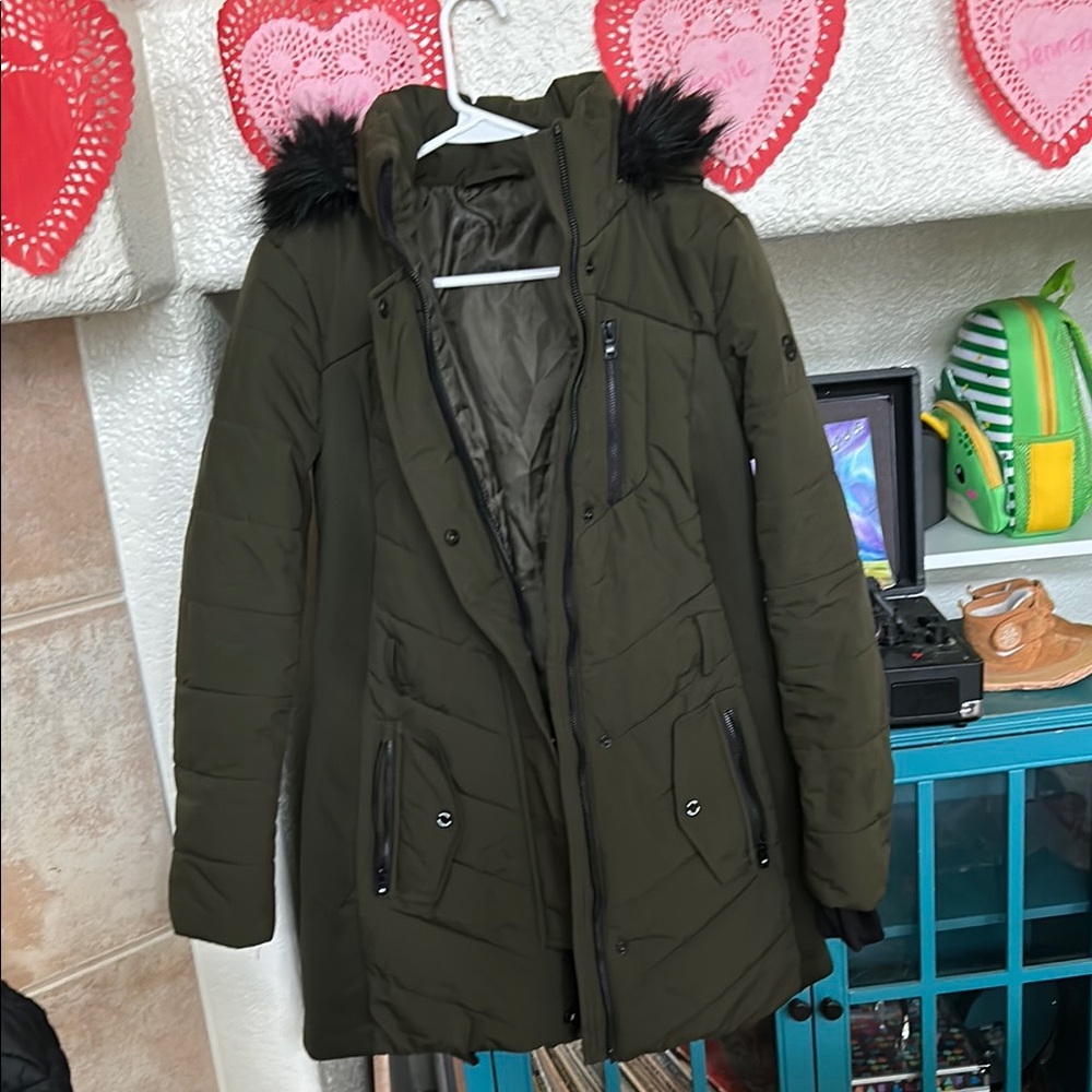 Michael Kors Green Puffer Coat with Hood and Faux Fur Trim